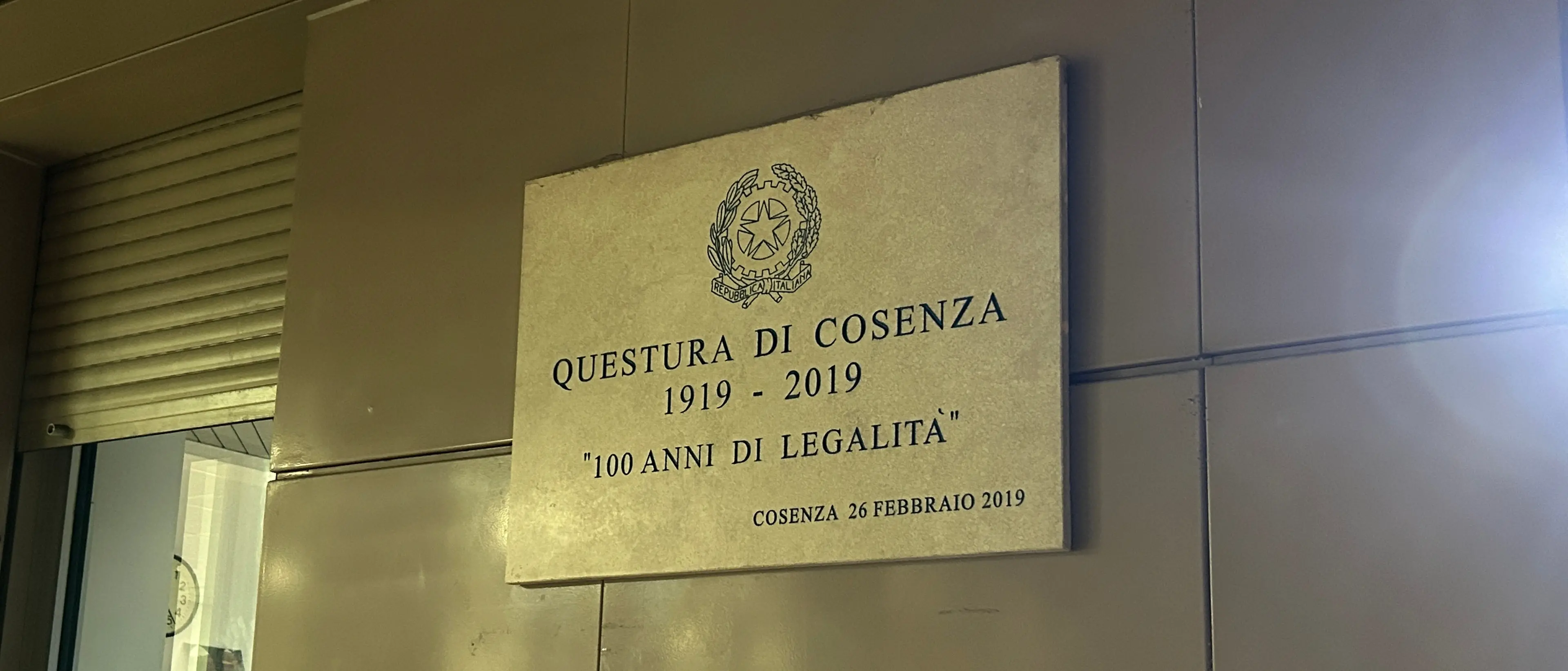 Controlli straordinari della Questura di Cosenza: 3 arresti e oltre 2.700 persone identificate