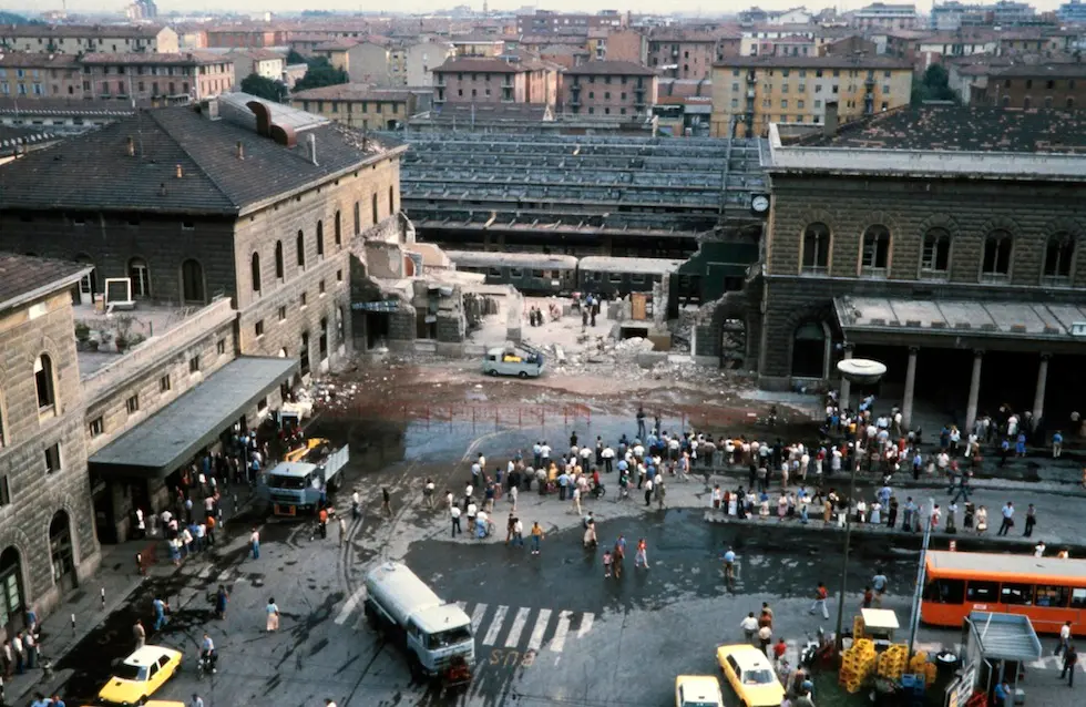 Strage di Bologna, la memoria negata torna a urlare: «Non si può estirpare un veleno ignorandone le radici»\n