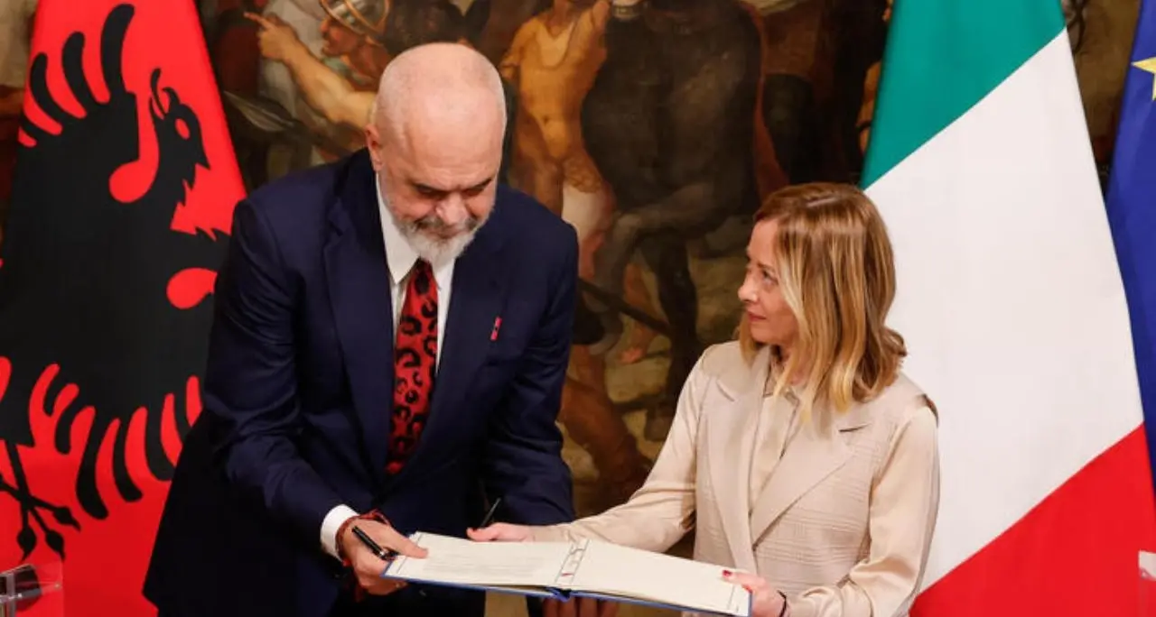 Modello Albania, flop milionario e sfida ai giudici: Meloni rilancia i Cpr di Gjader e Shengjin dopo la bocciatura Ue\n
