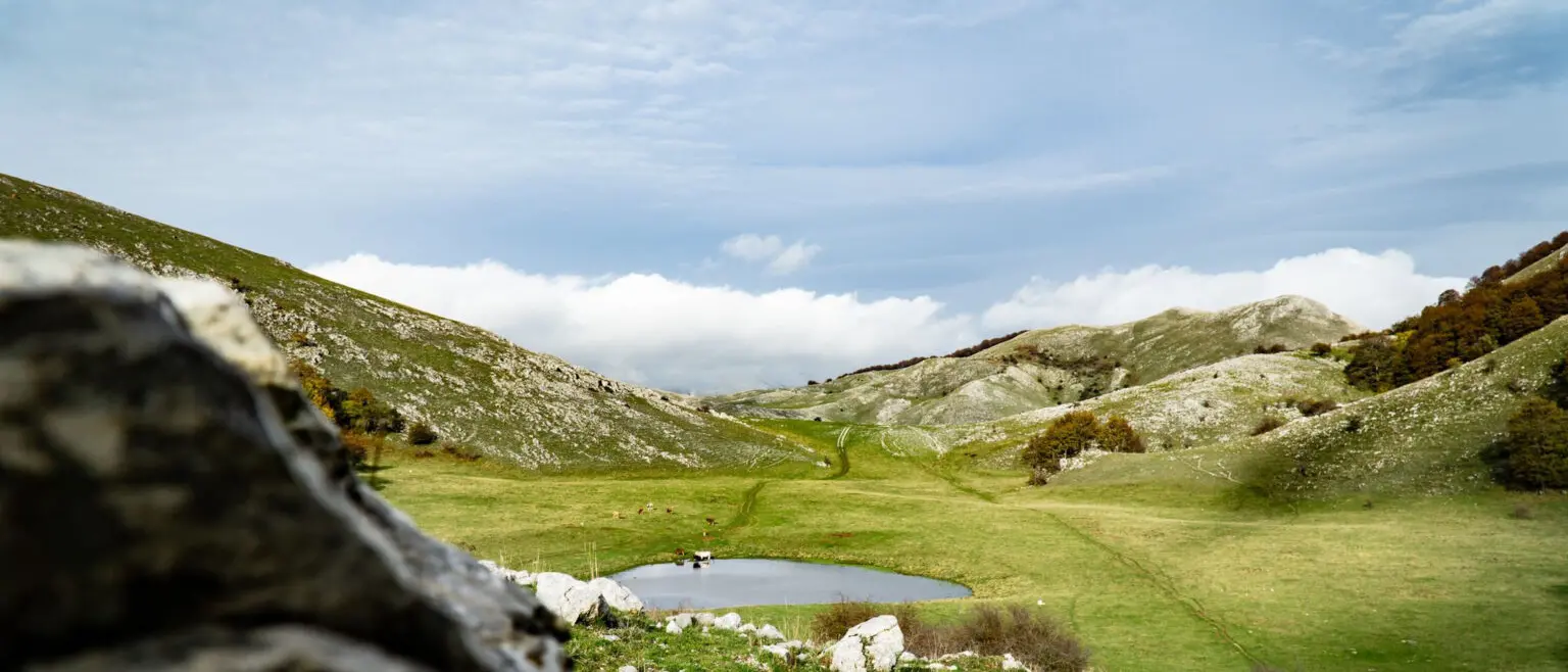 Piani di Masistro, natura e avventura tra\u00A0faggete vetuste, laghi, trekking e percorsi acrobatici\n