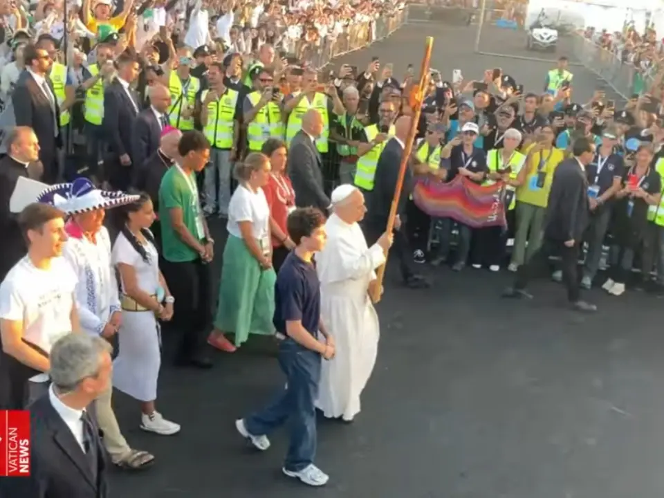 Giubileo dei giovani a Tor Vergata: il Papa tra un milione di ragazzi e un mare di emozioni