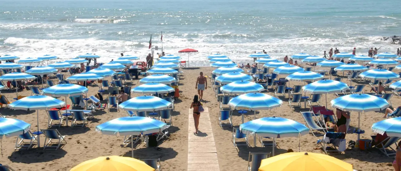 L’estate in Calabria e le sfide del\u00A0turismo tra infrastrutture (ancora) carenti e grandi potenzialità\n