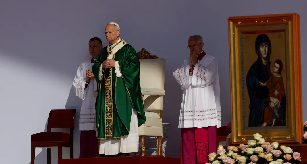 Papa Leone XIV chiude il Giubileo dei giovani: «Aspirate a cose grandi, siamo con Gaza e Ucraina»\n