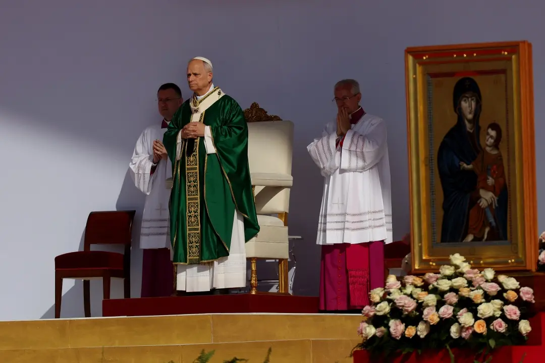 Papa Leone XIV chiude il Giubileo dei giovani: «Aspirate a cose grandi, siamo con Gaza e Ucraina»\n