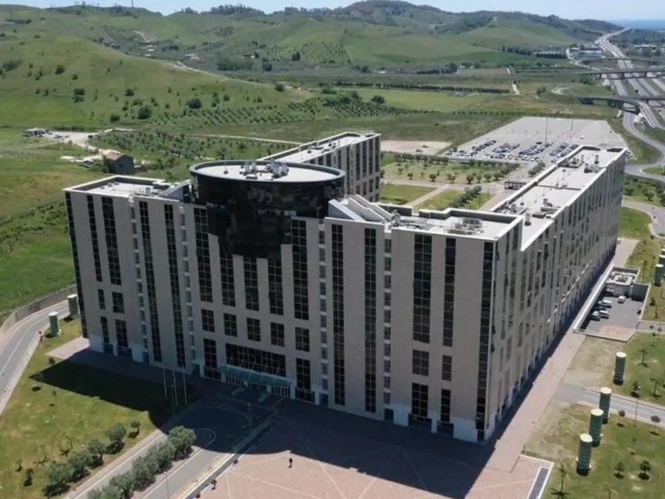 Regionali 2025, aggiungi un posto al tavolo (del centrosinistra): venerdì incontro allargato a Riformisti, Italia Viva e Psi