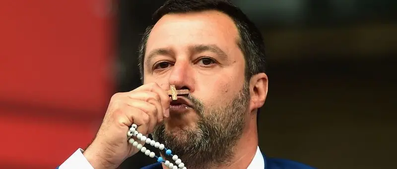 Lega, l’estate del ripiego: Salvini corre verso Pontida tra autonomie da sventolare e Nord in fuga\n