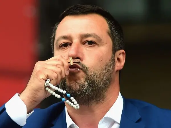 Lega, l’estate del ripiego: Salvini corre verso Pontida tra autonomie da sventolare e Nord in fuga