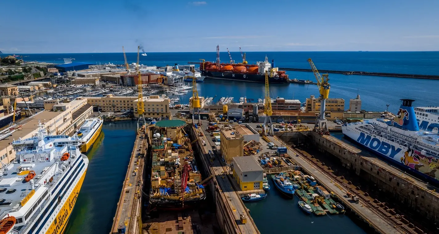 Cocaina sotto zero: 132 chili nascosti nella polpa di frutta al porto di Genova, indagato un imprenditore reggino\n