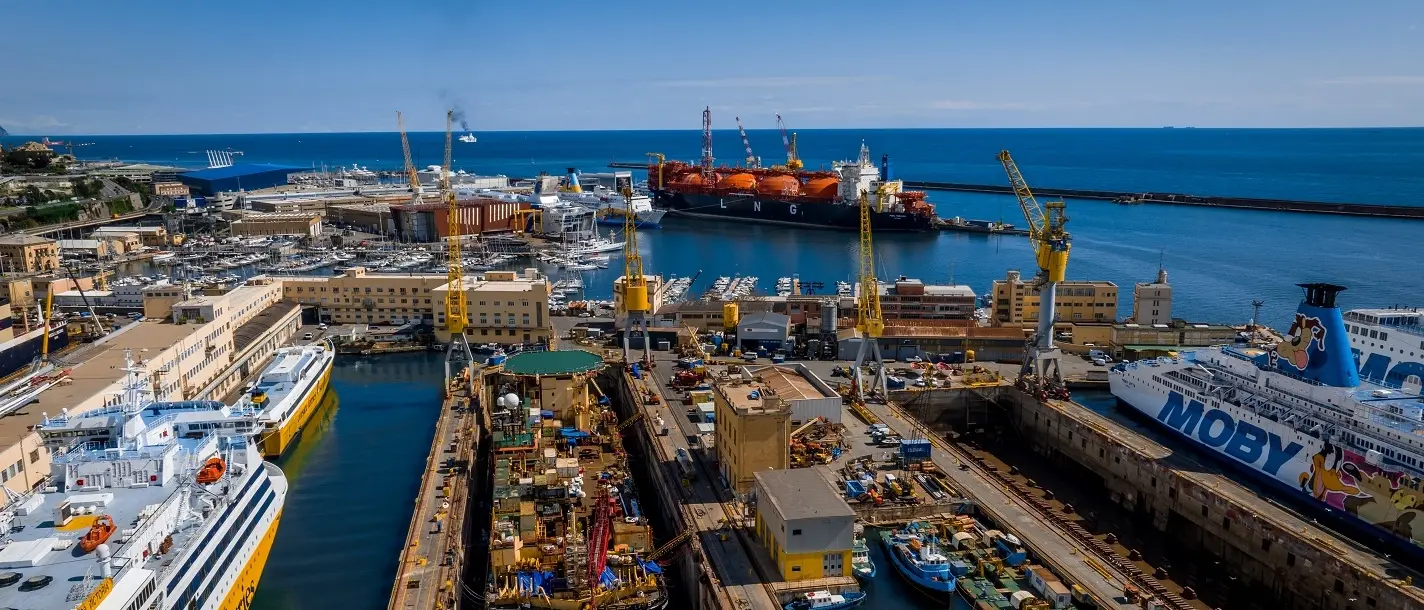 Cocaina sotto zero: 132 chili nascosti nella polpa di frutta al porto di Genova, indagato un imprenditore reggino\n