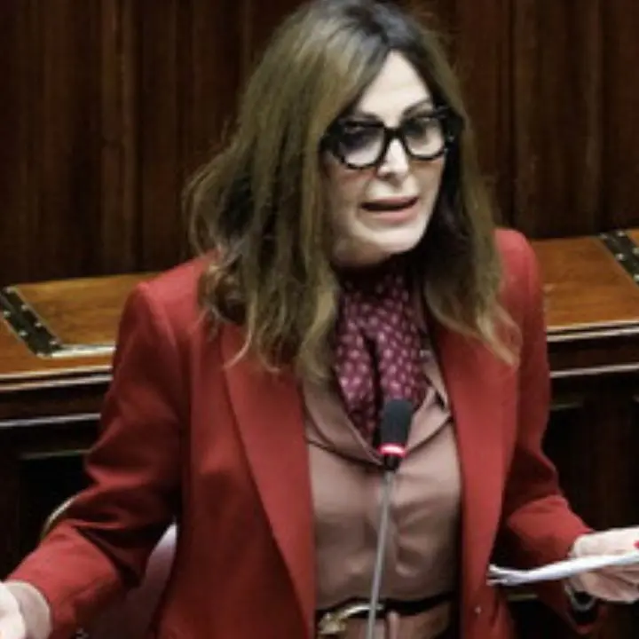 Daniela Santanchè, le chat la inchiodano ma il ministro\u00A0si appella alla Giunta per le immunità per bloccare le prove dei pm\n