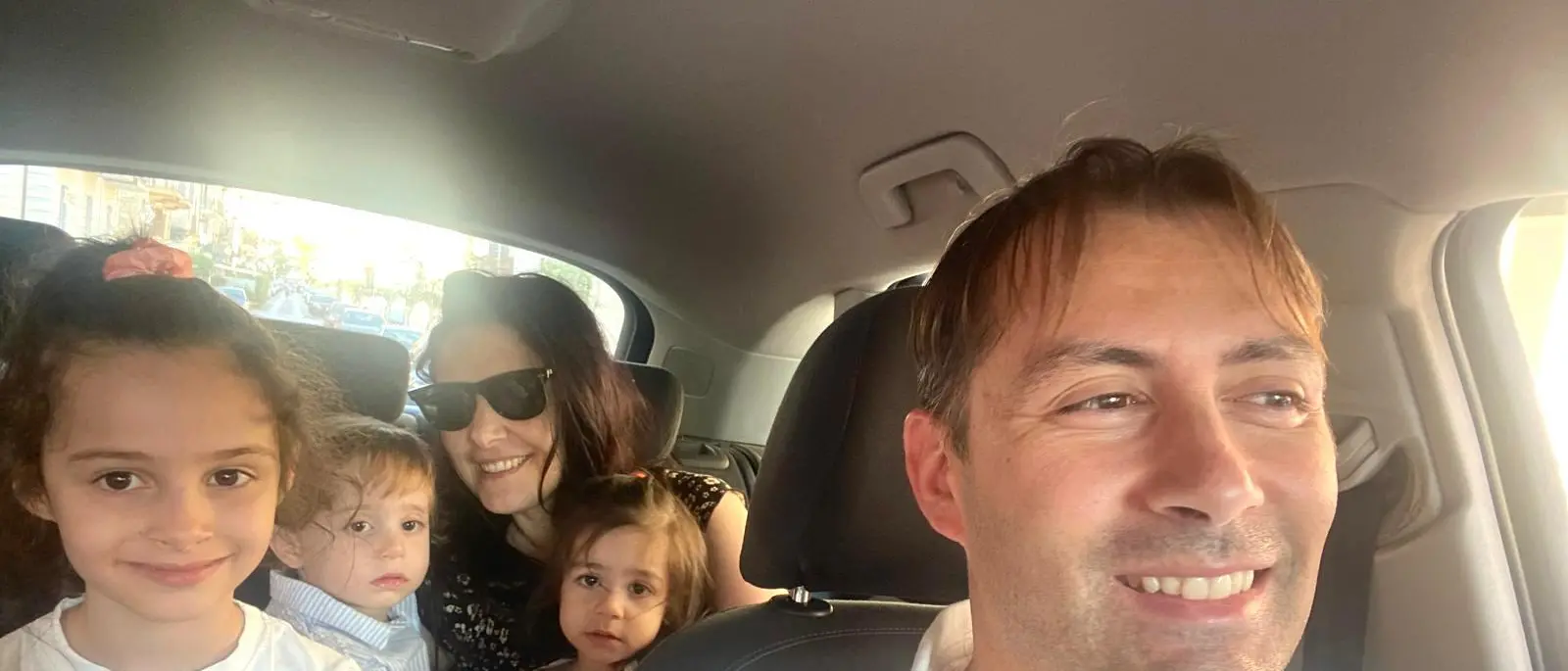 Tre figli e tanta felicità: la sfida di essere genitori in Calabria\u00A0tra sacrifici, sogni e aiuti che mancano\n