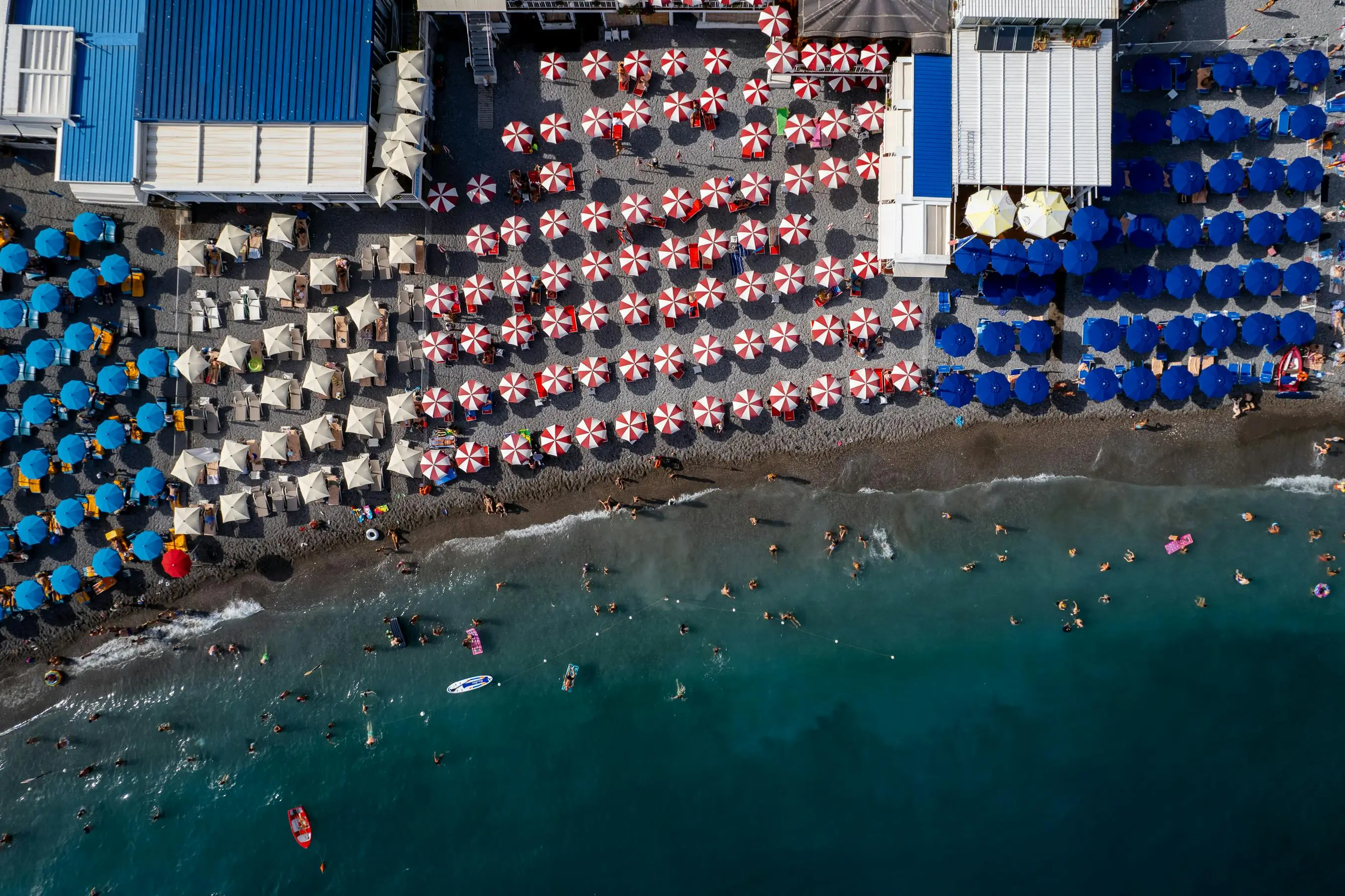 Tassa\u00A0di soggiorno, incassi record in Calabria:\u00A0Vibo guida con 16 milioni, Reggio Calabria vola con +90% in un anno\n