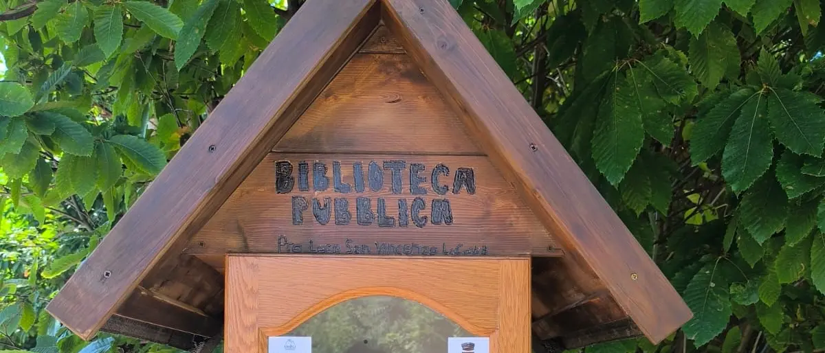 Una Free Library tra i castagni\u00A0del suggestivo Sentiero degli Espulsi\n