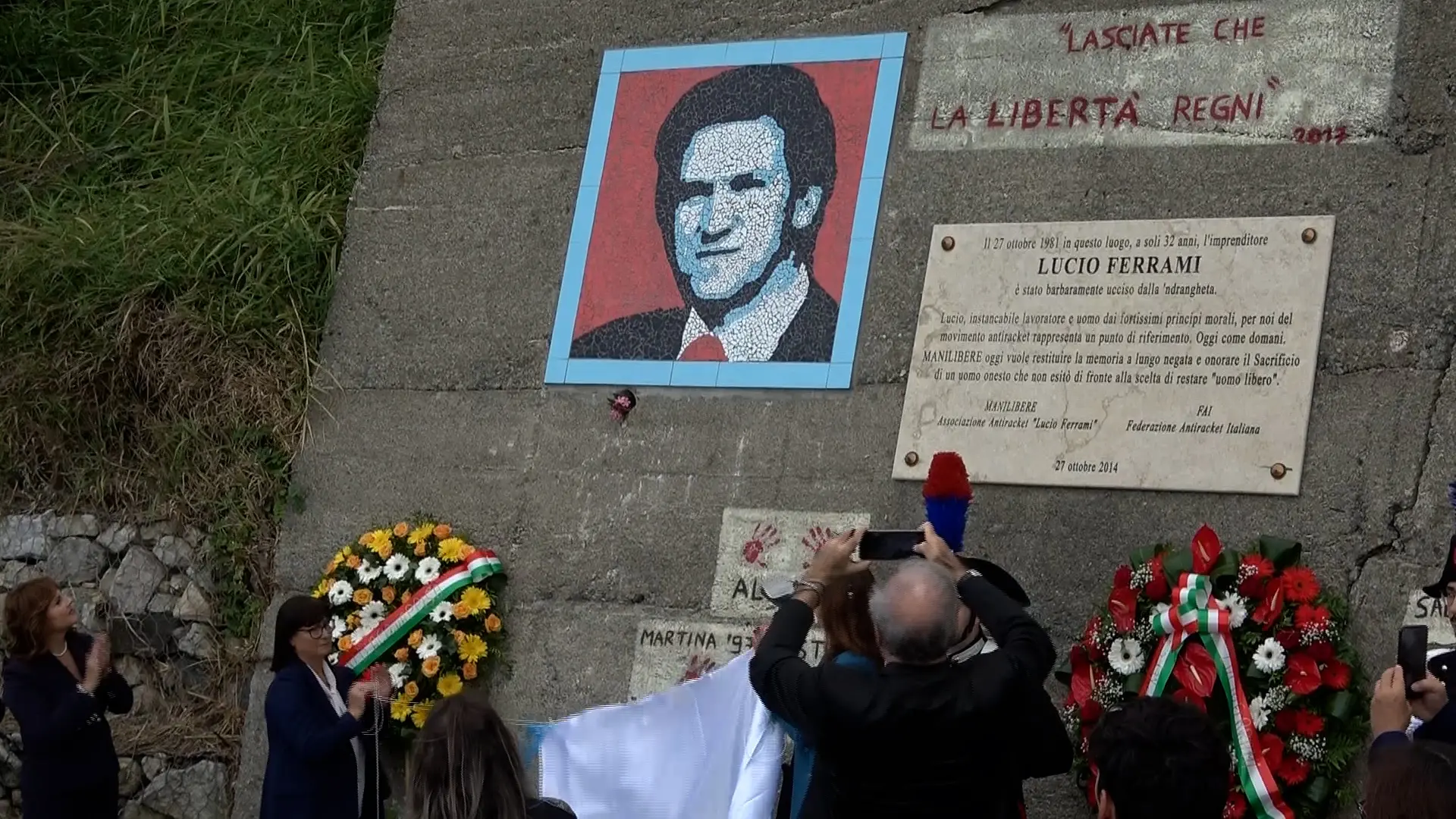 <p>Il mosaico raffigurante il volto di Lucio Ferrami in localit&agrave; Zaccani</p>\\n