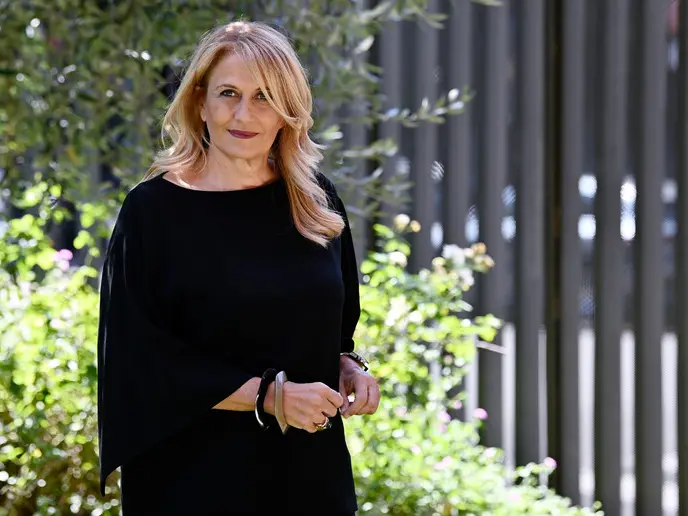 Spettri, il libro di Monica Maggioni finalista al Premio Letterario Caccuri: sette storie che pongono domande scomode sul futuro