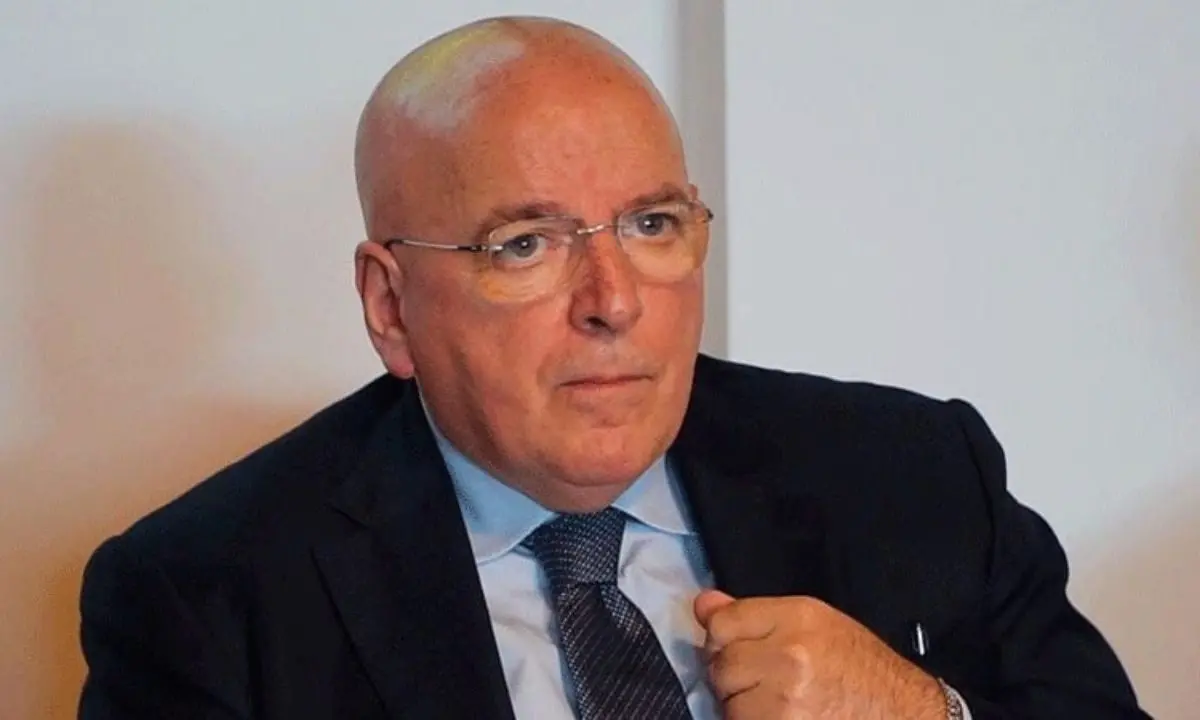 Sicurezza e bonifica del Sin a Crotone, Oliverio: «In stan by la convenzione per incrementare personale Arpacal. S’intervenga»\n