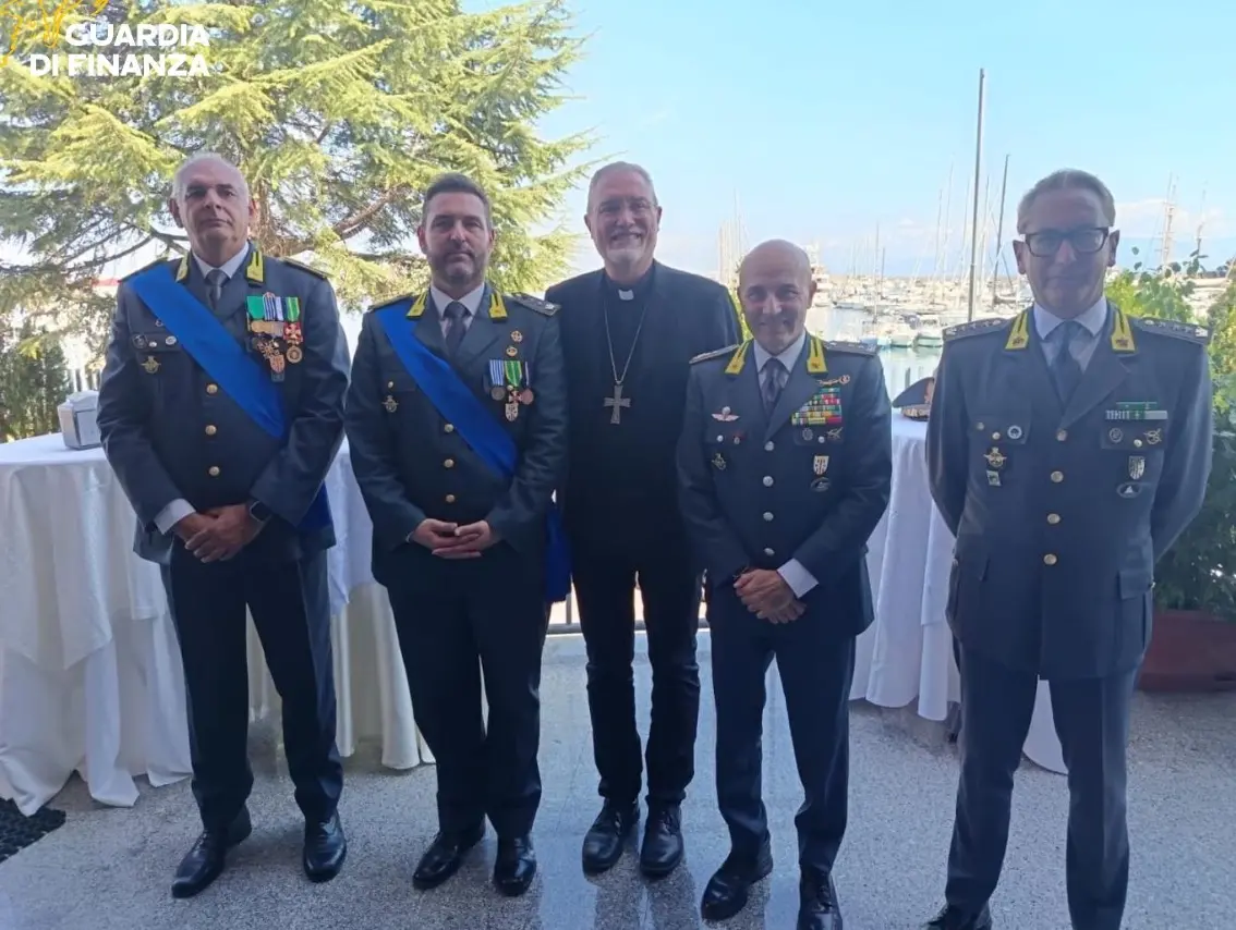 Vibo Valentia, cambio al vertice del Reparto aeronavale della Guardia di finanza: s’insedia il colonnello Leccia\n