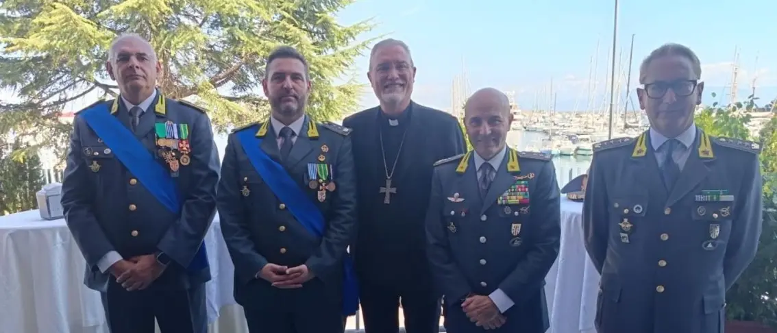 Vibo Valentia, cambio al vertice del Reparto aeronavale della Guardia di finanza: s’insedia il colonnello Leccia\n