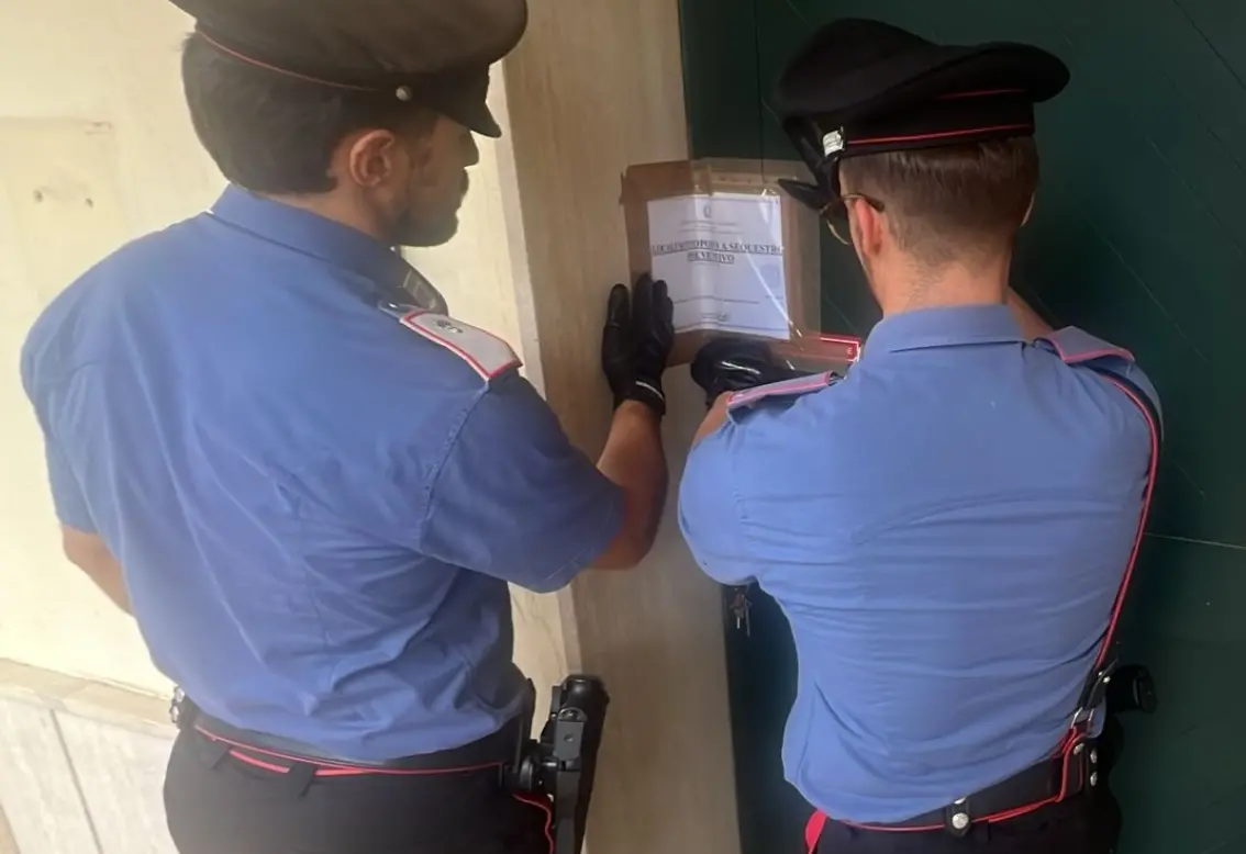 Finti dentisti in uno studio abusivo, a Rizziconi i carabinieri sequestrano un ambulatorio\n