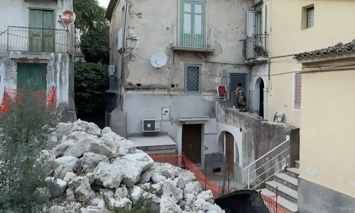 Quartiere abbandonato: tra i vicoli di Rossano degrado e silenzi