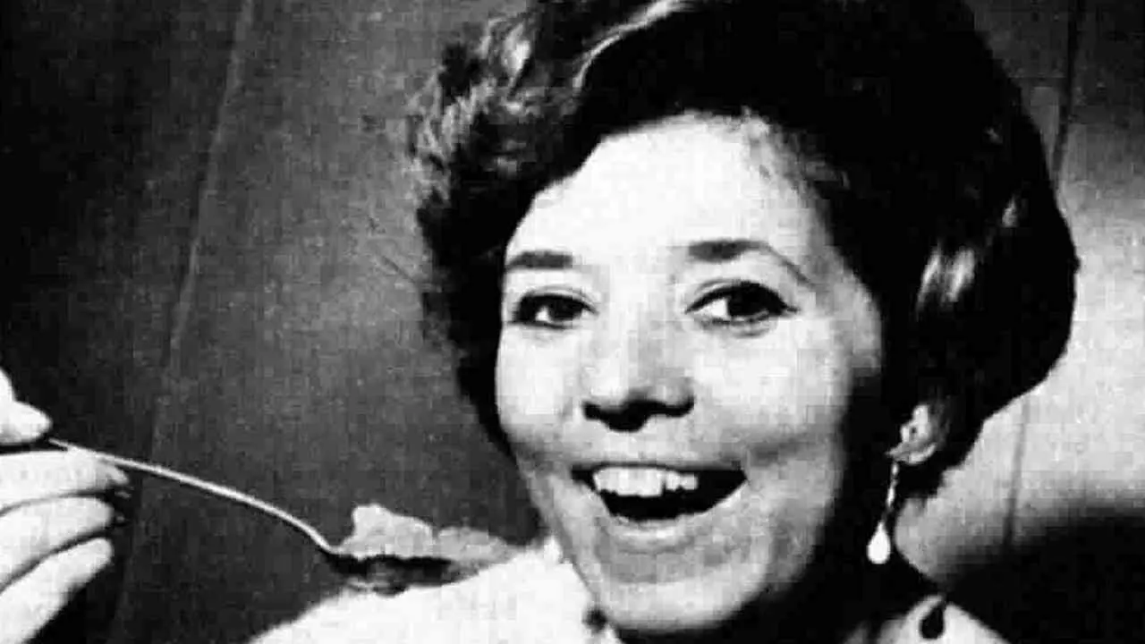 Patatina di Wilma De Angelis, quella canzone spensierata che racconta l’estate italiana degli anni 60