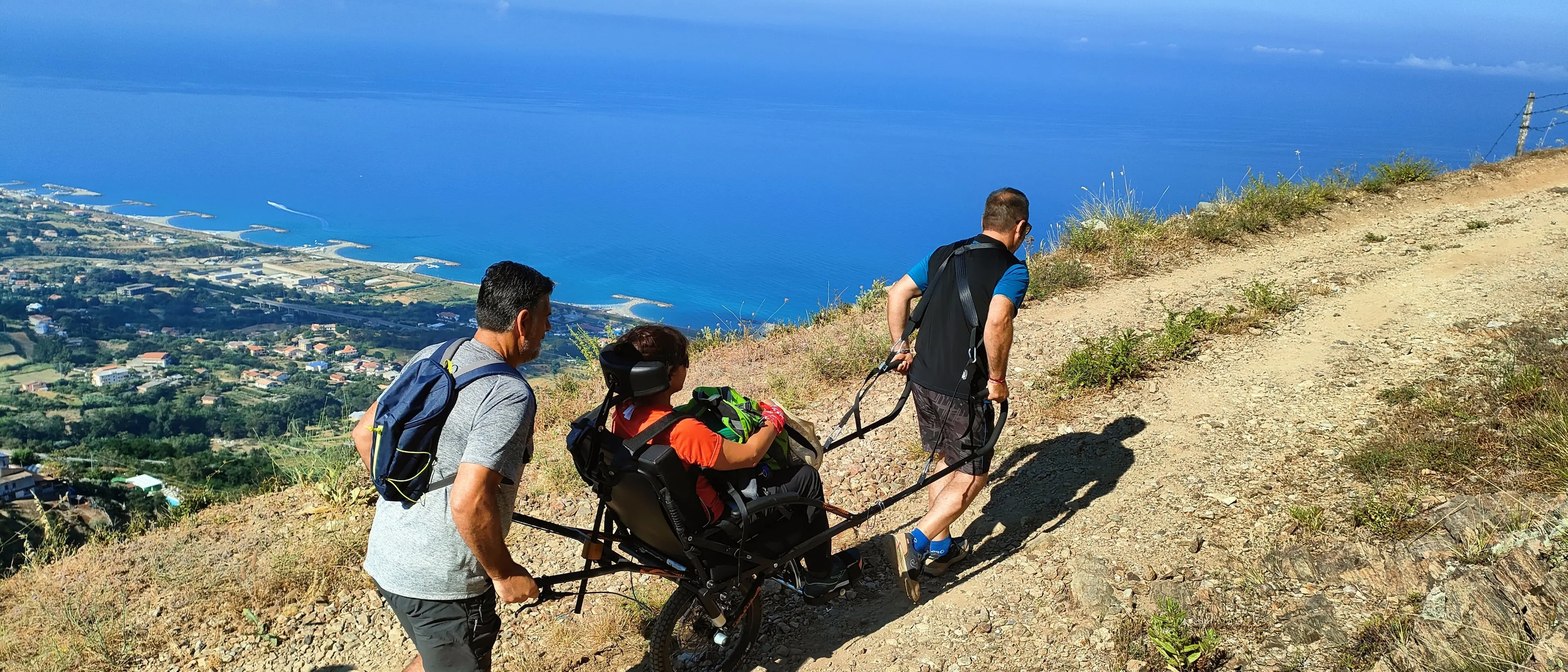 Paola, il cammino di San Francesco diventa accessibile: arriva la sedia Joëlette per l'inclusione\n