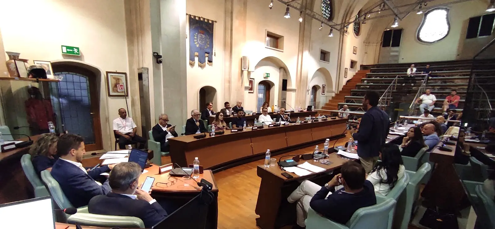 Corigliano Rossano, è scontro sugli equilibri di bilancio. Stasi: «Difficoltà affrontate con lungimiranza». Le opposizioni: «Sull’orlo del dissesto»\n