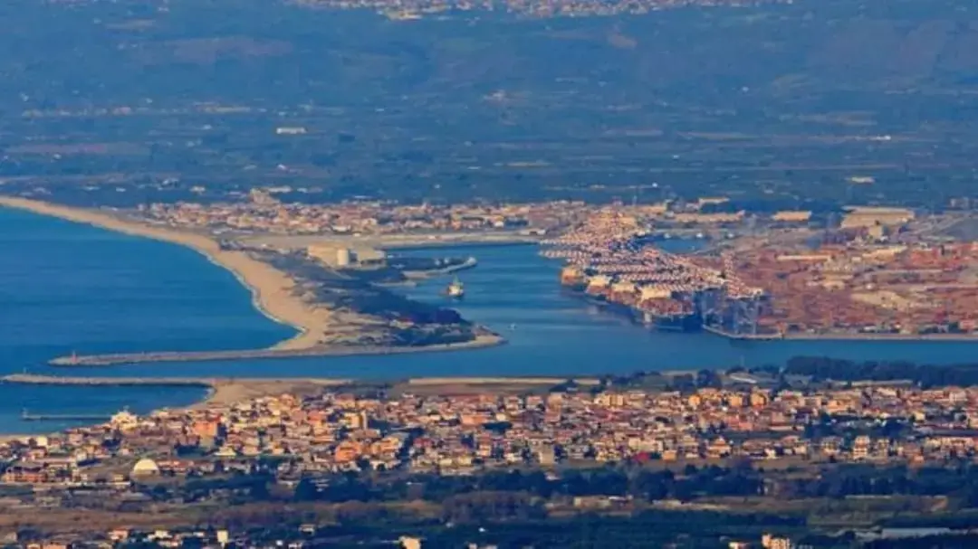 «A Gioia Tauro il gas degli altri? No, grazie. Il polo siderurgico è una trappola» i consiglieri di minoranza si mobilitano\n