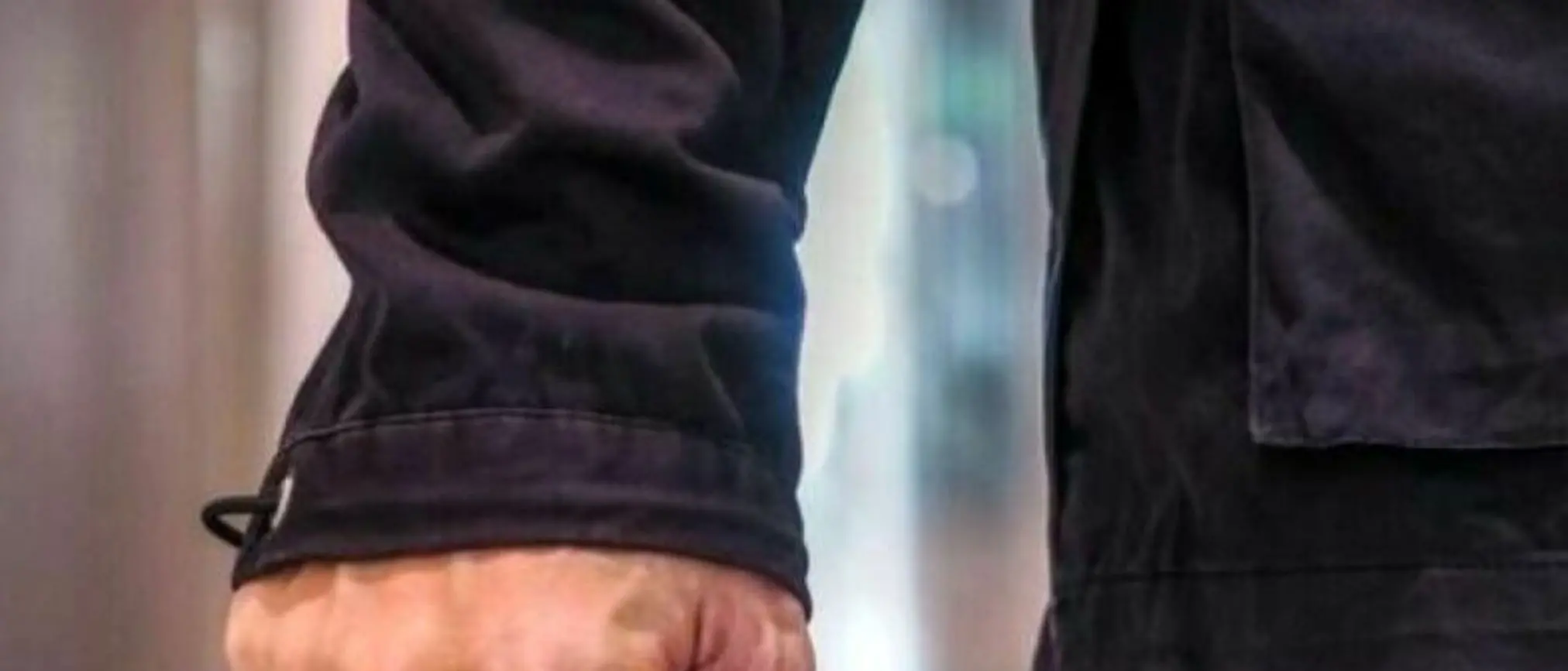 Mileto, 83enne aggredisce carabiniere con dei coltelli\u00A0durante un’irruzione: è\u00A0accusato di tentata violenza sessuale sulla moglie\n