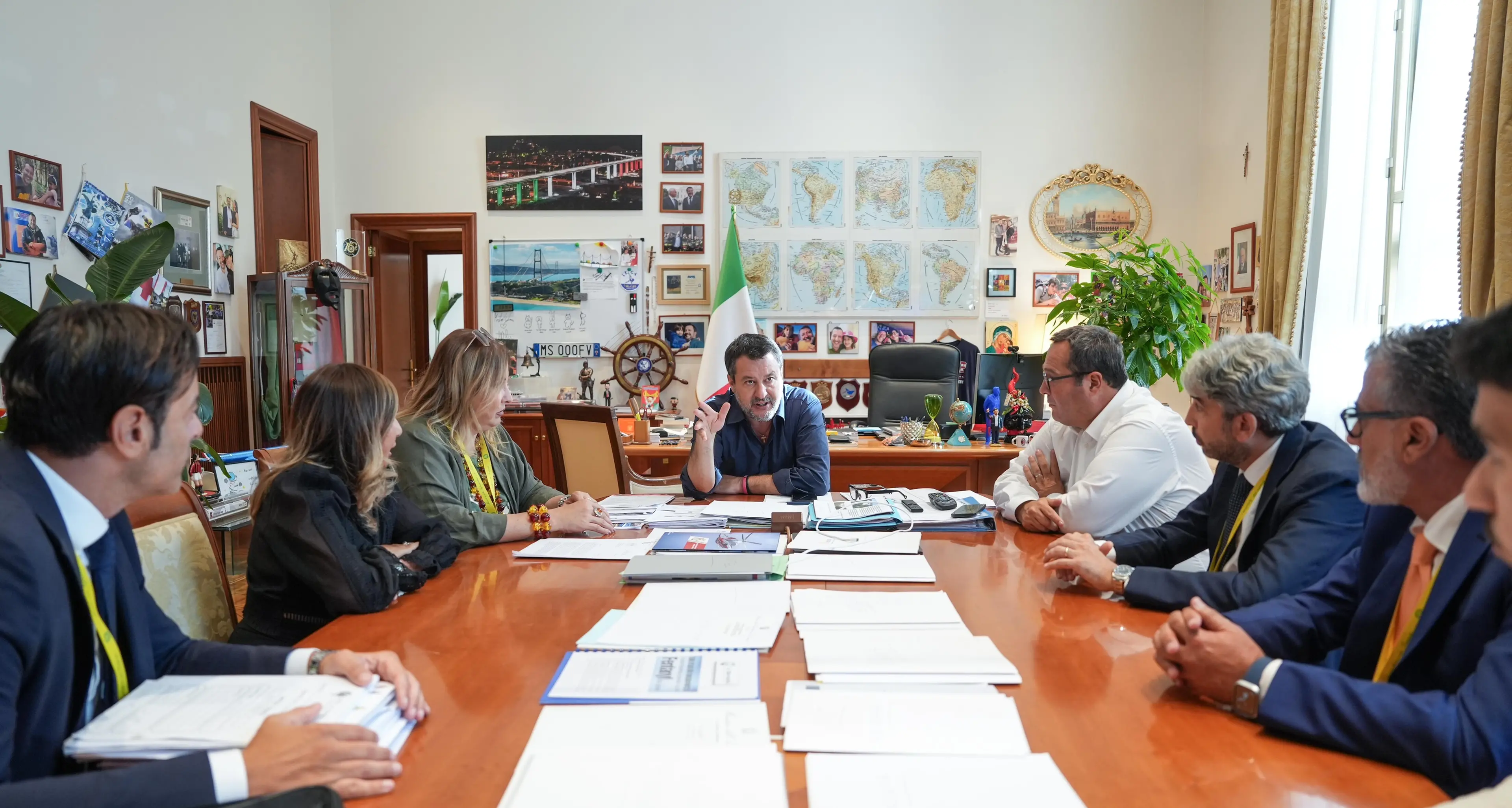Salvini incontra delegati del Comune di Paola e conferma\u00A0impegno\u00A0su Alta Velocità e porto turistico: «C’è copertura»\n