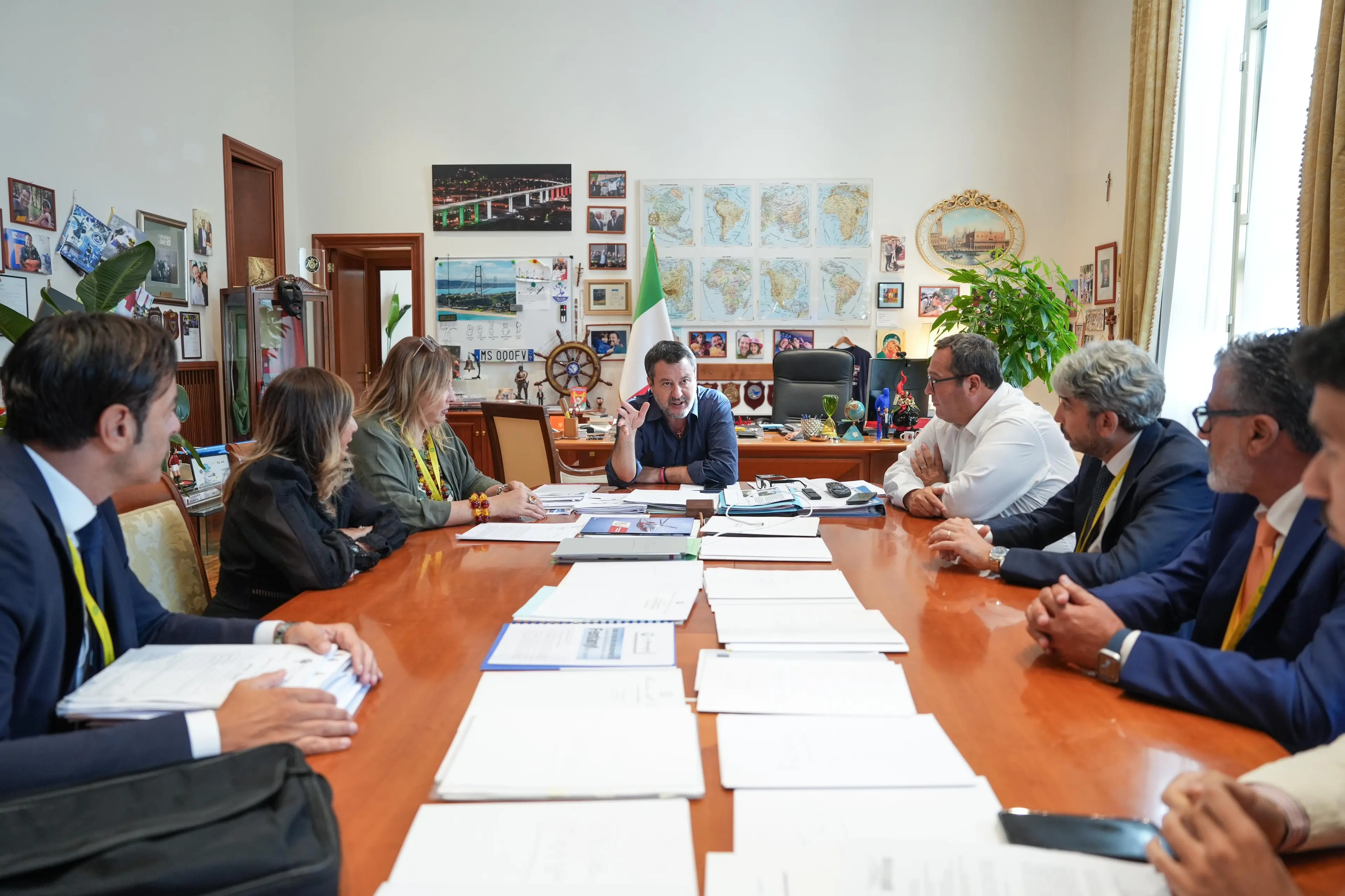 Salvini incontra delegati del Comune di Paola e conferma\u00A0impegno\u00A0su Alta Velocità e porto turistico: «C’è copertura»\n