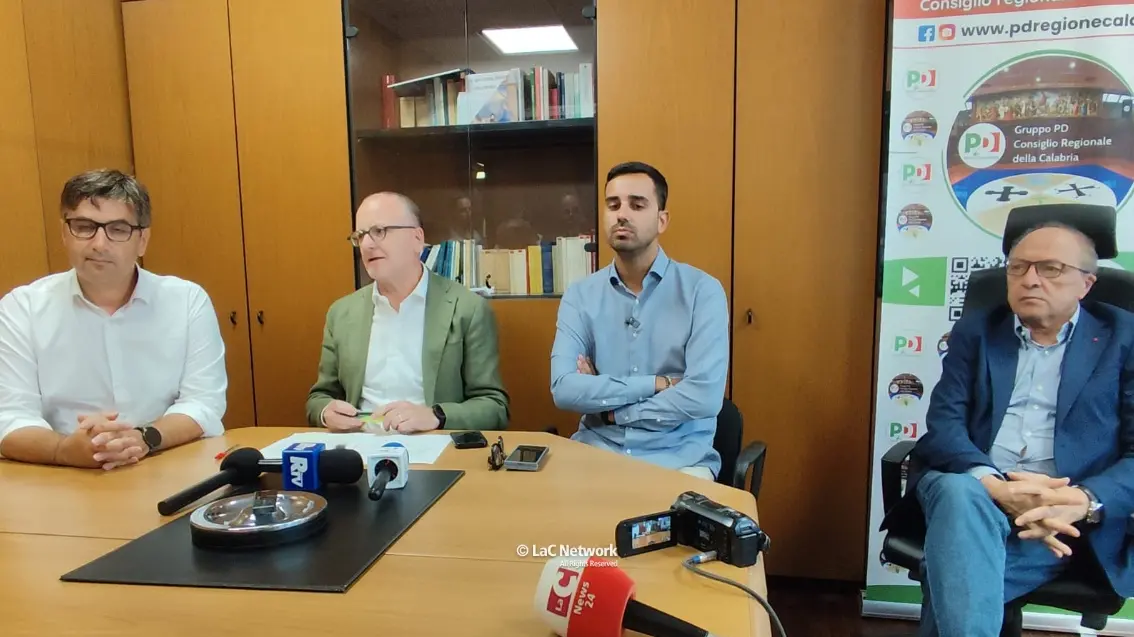 «Occhiuto è un abusivo alla Cittadella, si prende gioco delle leggi e dei calabresi»: l’opposizione pronta a denunciarlo