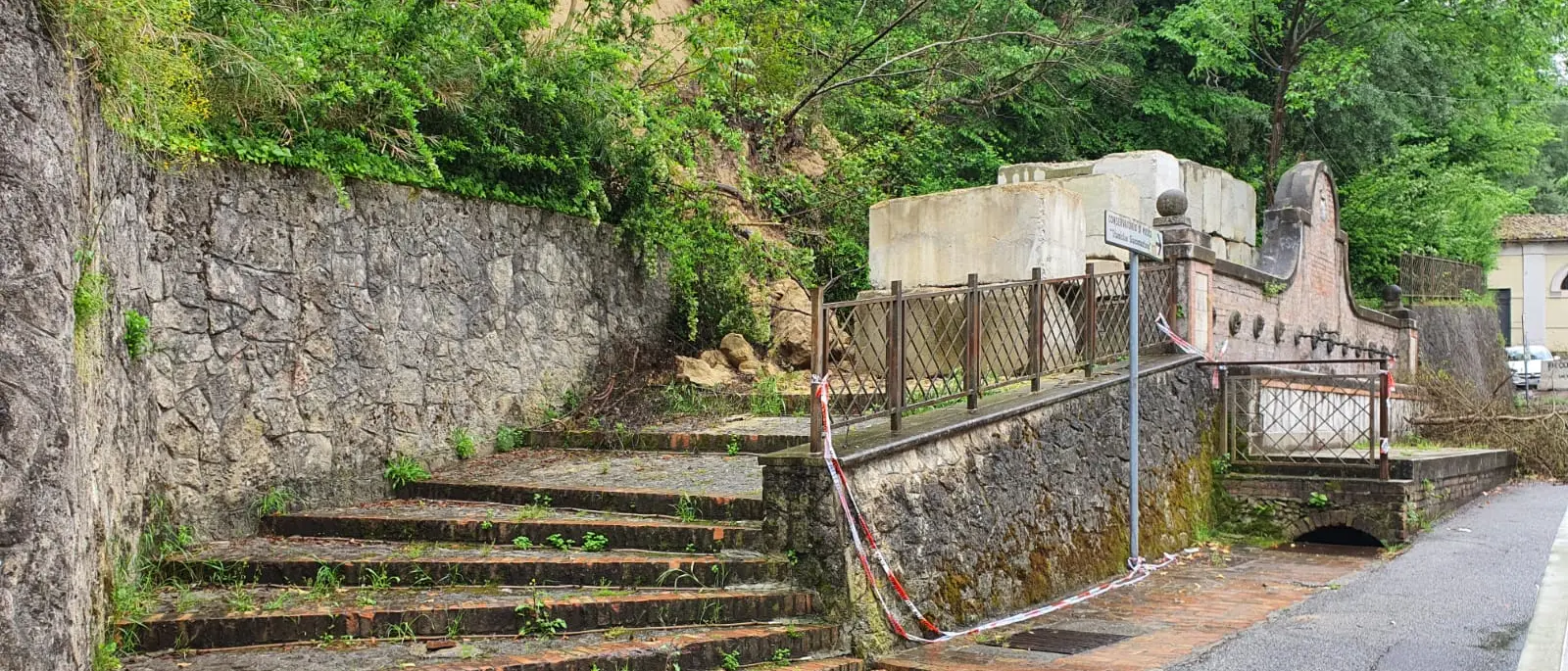 Cosenza, la Giunta raddoppia i fondi per la messa in sicurezza di via Petrarca\n