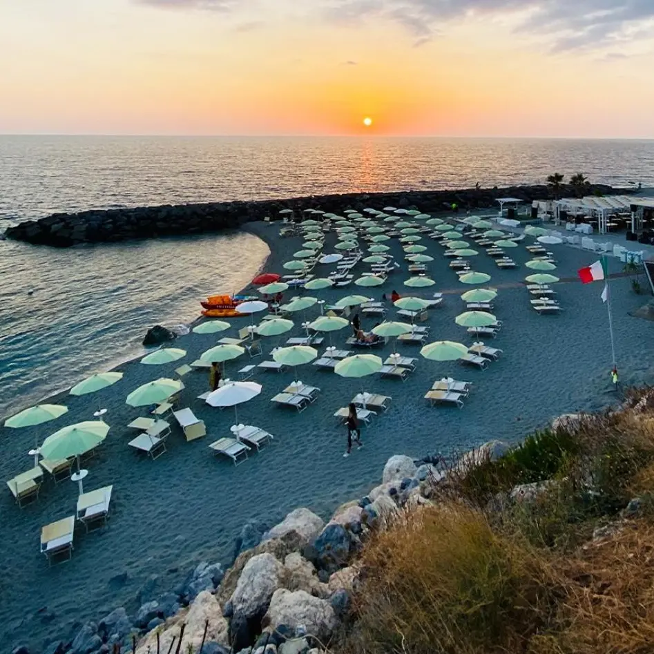 Amantea, Sea Horse Beach chiuso dalla procura di Paola: stagione estiva a rischio\n