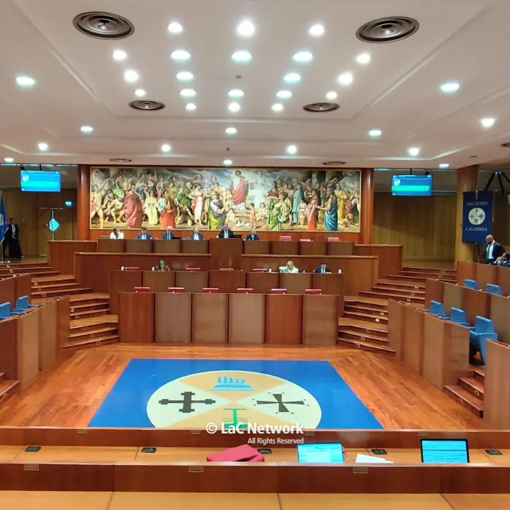 Convocato per venerdì il Consiglio regionale per le dimissioni di Occhiuto: al termine l’Assemblea verrà sciolta\n
