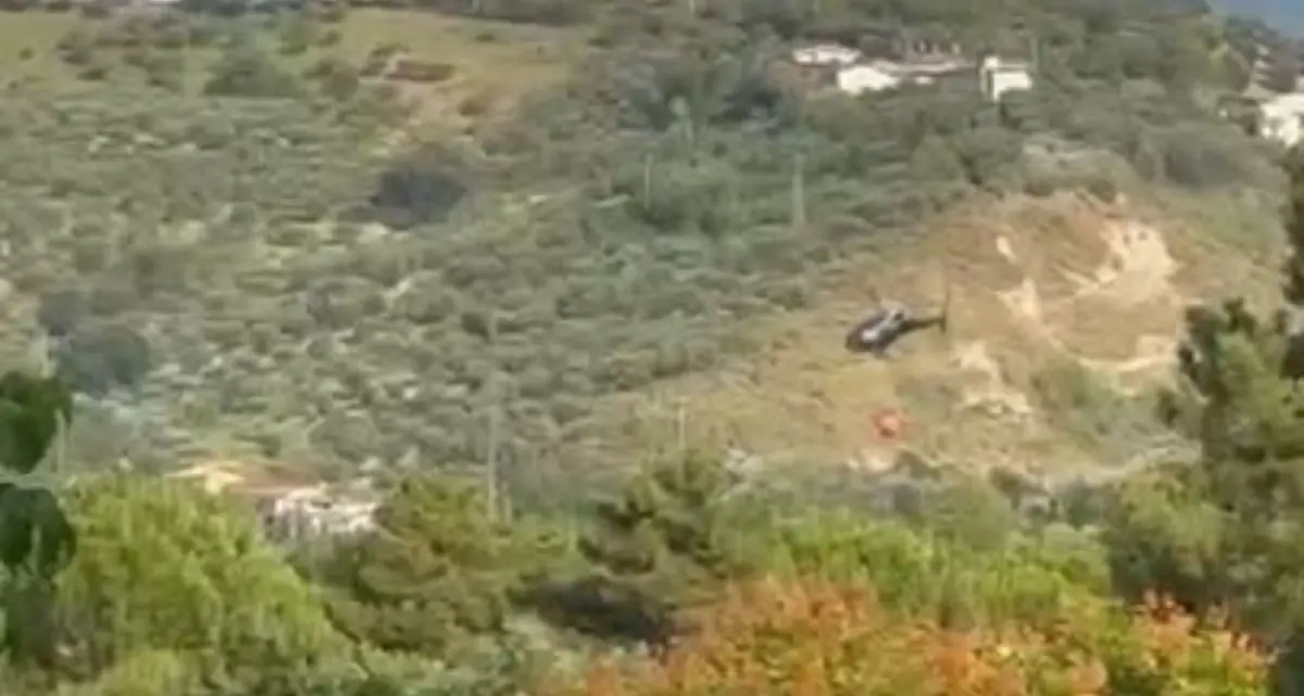 Incendio tra Zumpano e Colle Mussano: in corso le operazioni di spegnimento\n