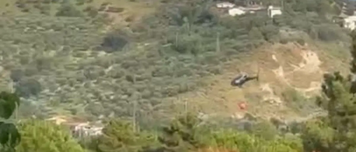 Incendio tra Zumpano e Colle Mussano: in corso le operazioni di spegnimento\n