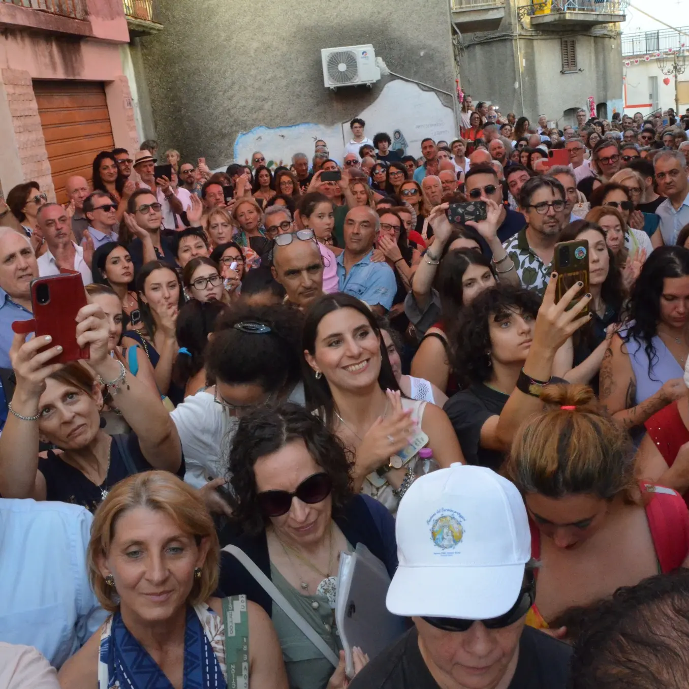 Montegiordano, grande successo per il primo Paese della Poesia d’Amore | FOTO\n