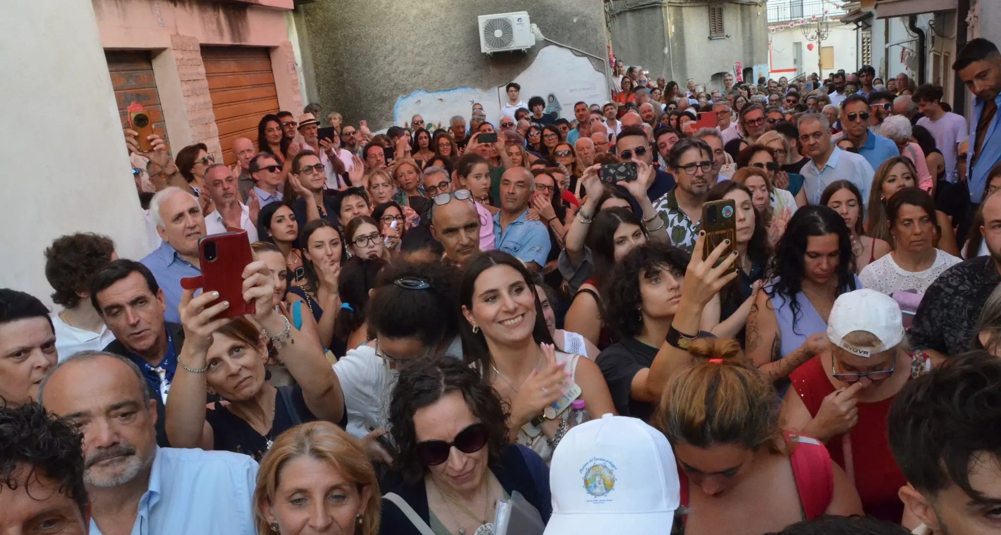 Montegiordano, grande successo per il primo Paese della Poesia d’Amore | FOTO\n