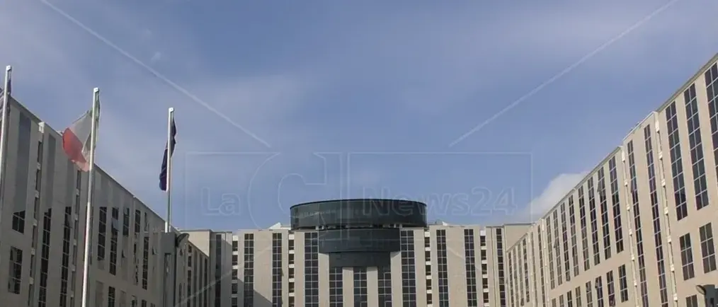 Calabria, rione Sanità:\u00A0una quarantina tra attenzionati e indagati. Il fascicolo che fa tremare (ora davvero) il Palazzo\n