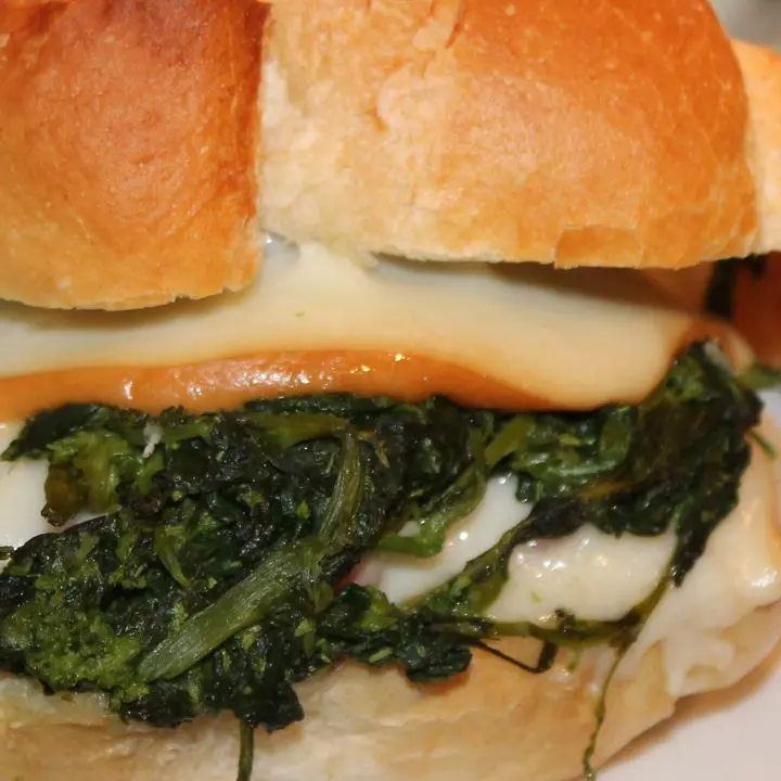 Diamante, una terza persona\u00A0finisce in Terapia Intensiva dopo aver mangiato un panino. Sequestrato il food truck\n