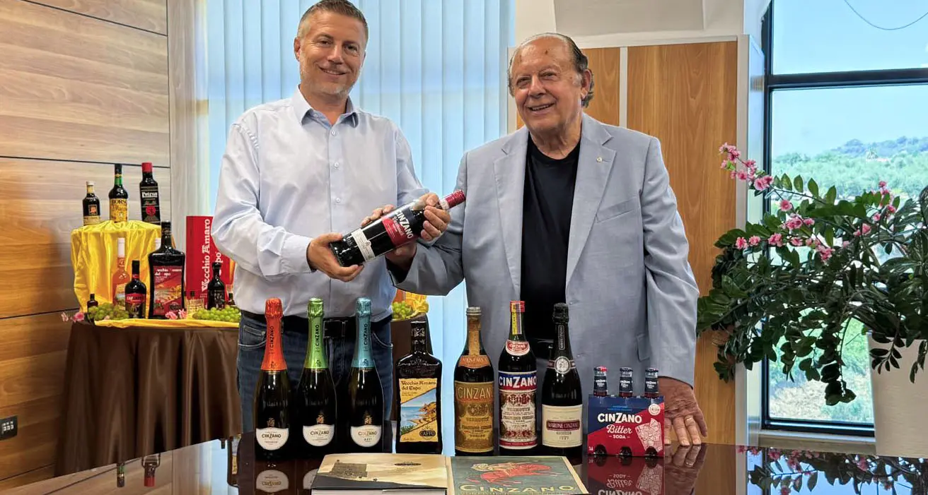 Caffo 1915 ha acquisito la Cinzano nata nel 1757: nuove sfide e strategie di livello globale, puntando anche su vermouth e bollicine