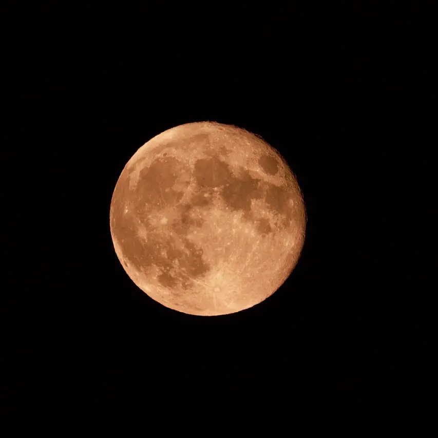 Domani tutti con il naso all’insù per la Luna dello Storione