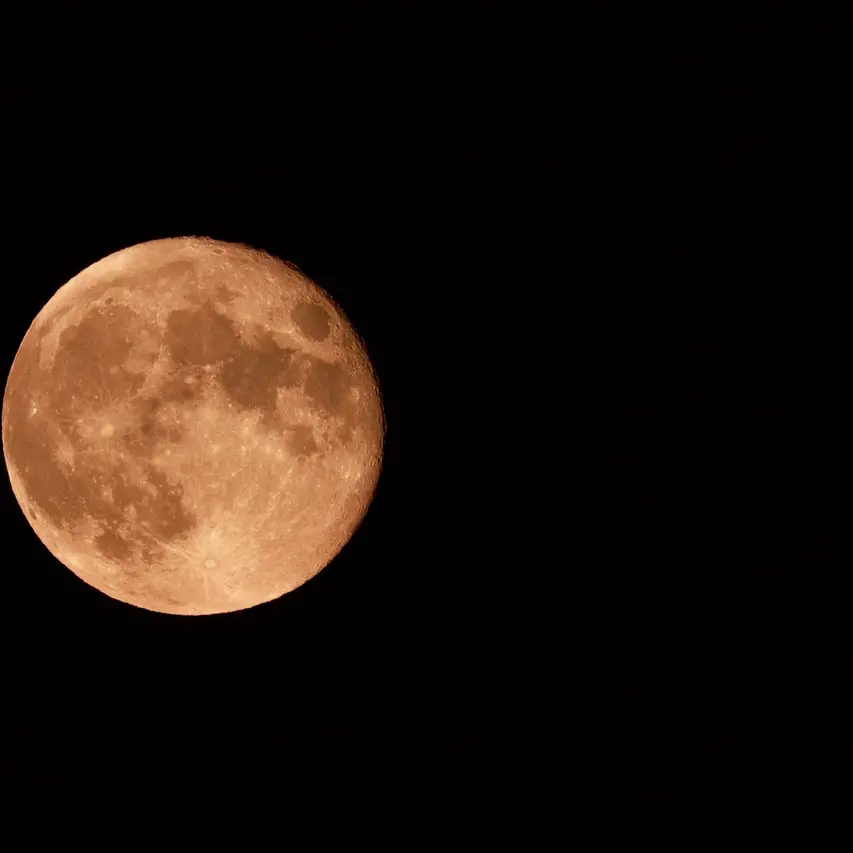 Spettacolo nel cielo d’agosto:\u00A0arriva la Luna dello storione e sarà accompagnata da Saturno, Giove e Venere\n