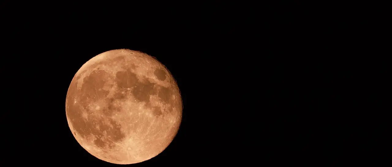 Spettacolo nel cielo d’agosto:\u00A0arriva la Luna dello storione e sarà accompagnata da Saturno, Giove e Venere\n
