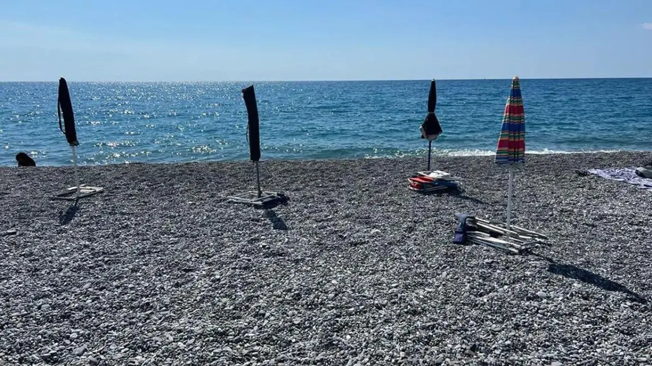 Spiagge deserte da Nord a Sud, luglio è un flop in Calabria: -25% delle presenze