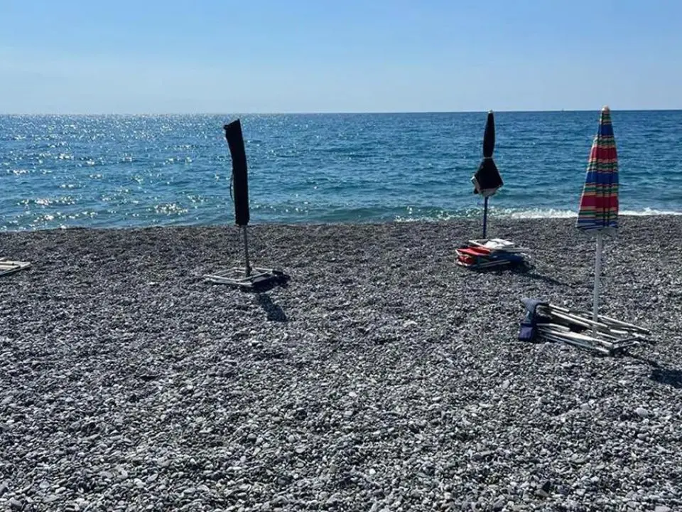 Spiagge deserte da Nord a Sud, luglio è un flop in Calabria: -25% delle presenze
