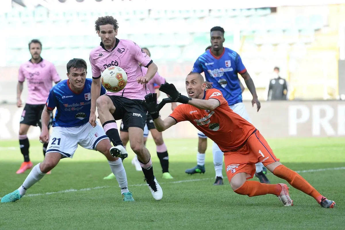 Mengoni rimane una certezza. A Palermo un ritorno felice fra i pali - Video