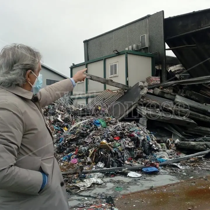 San Nicola da Crissa, in fumo il futuro di 40 famiglie: «Aiutateci a ricostruire la Stella del Sud» - Video