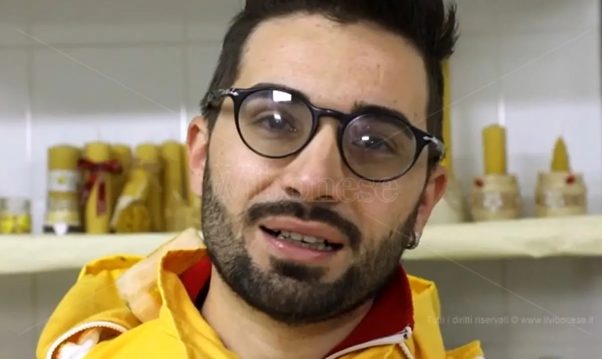Da operaio edile ad apicoltore, Vincenzo e il sogno di una nuova vita grazie a LaC - Video